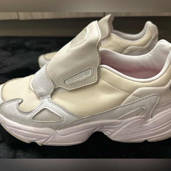 Adidas Falcon RX Triple White size 8 women great condition only worn a few times - Picture 9 of 11